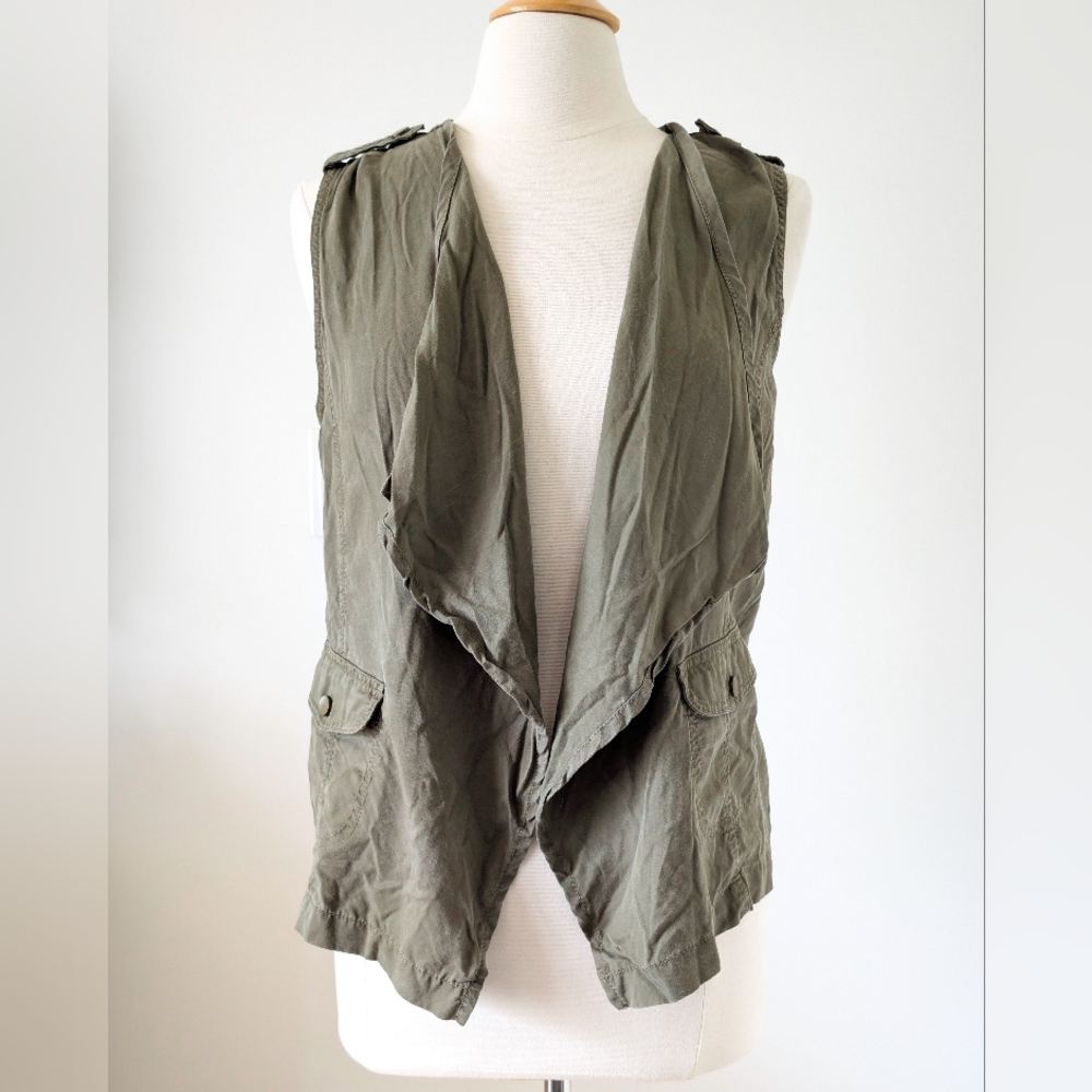 Reitmans sleeveless open vest MEDIUM loose khaki military post-apo